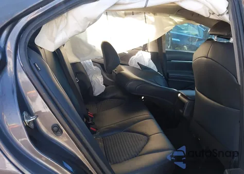 2019 Toyota Camry Se z USA, uszkodzony, nr VIN 4T1B11HKXKU782753